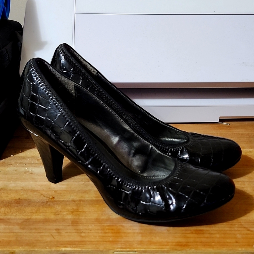 Sam and libby heels